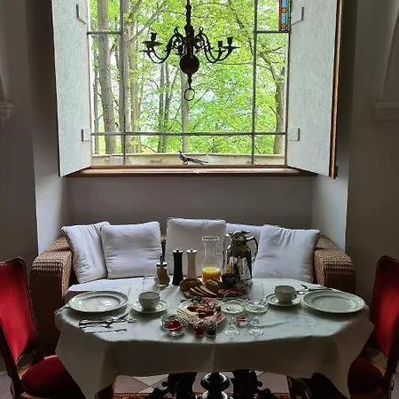 Alojamento de Acomodação e Pequeno-almoço Palac *